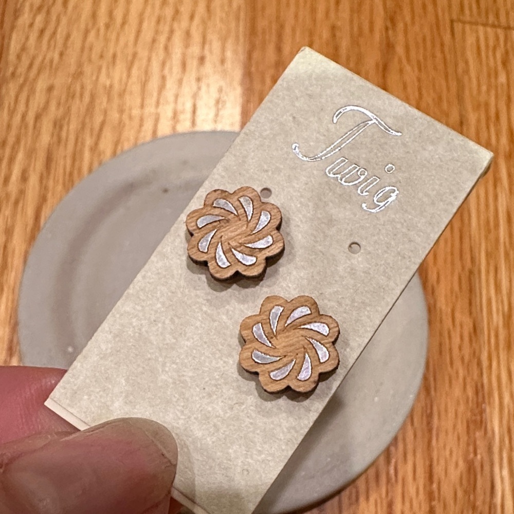 Twigs Floral Earrings - Picture 2 of 4